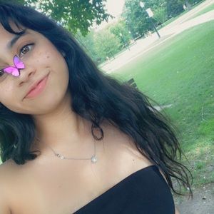 Meet your Posher, Hania